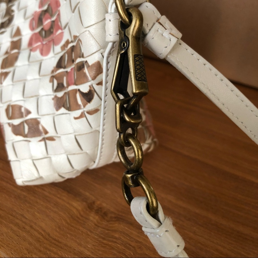 Bottega Veneta mini pochette bag - Picture 6 of 13